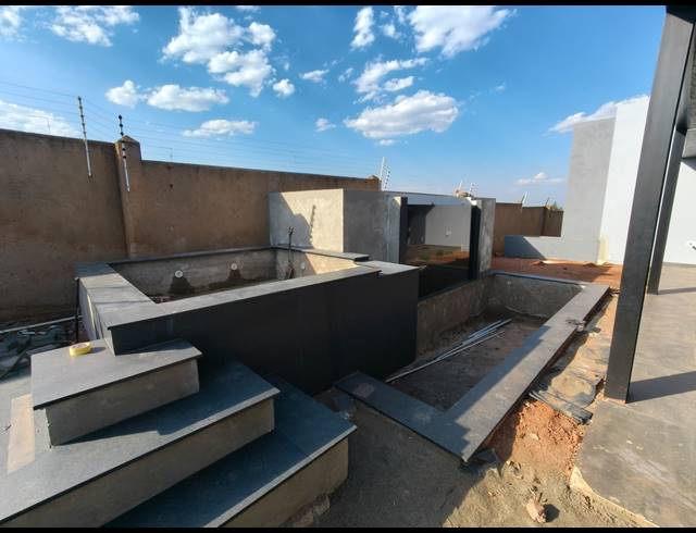 3 BEDROOM FREEHOLD FOR SALE IN CASHAN